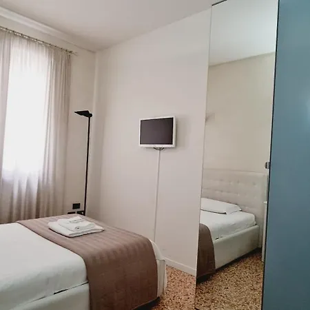 Locazione Turistica Gioia Nocleg ze śniadaniem Padwa