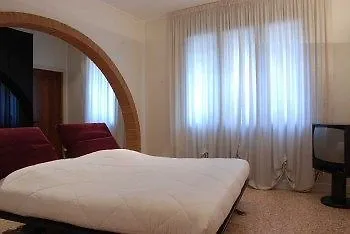 Nocleg ze śniadaniem Locazione Turistica Gioia Padwa