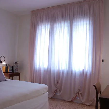 Nocleg ze śniadaniem Locazione Turistica Gioia Padwa
